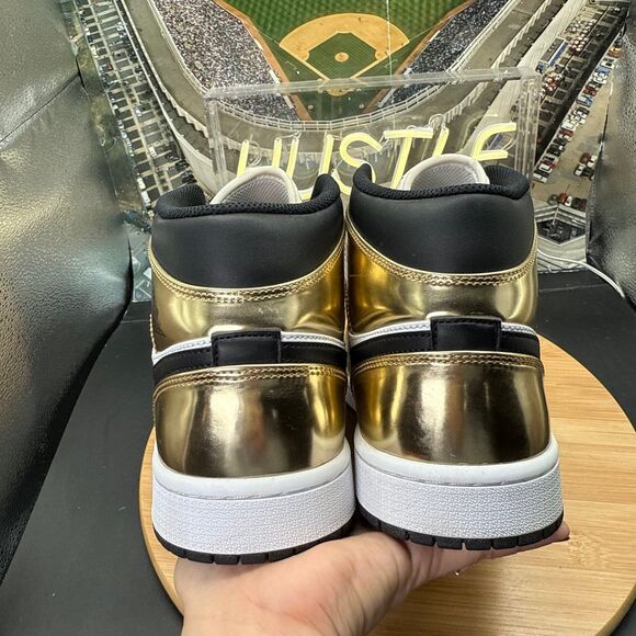 Nike Air Jordan 1 Mid SE Metallic Gold/Black-White Men’s Sz 11 main image 4